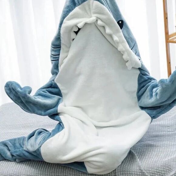 Cozy Shark Blanket Blue/White OS NWT‎ - Picture 1 of 9